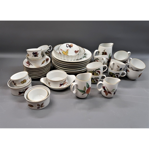 668 - Large quantity of Royal Worcester Evesham pattern dinner and teaware