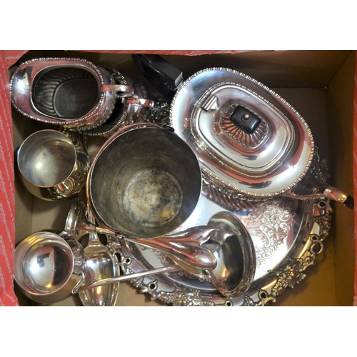 704 - Small quantity of silver plated items, including a three piece teaset