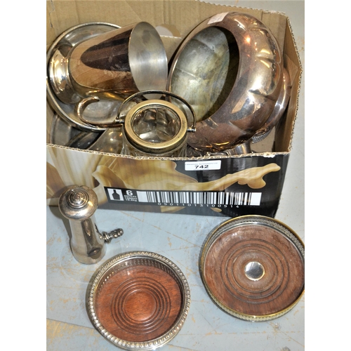 742 - Silver plated ham bone holder, two silver plated bottle coasters and a small quantity of other plate... 