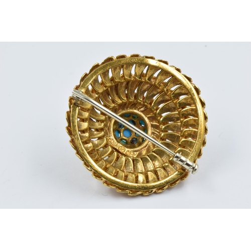 850 - 18ct Yellow gold circular turquoise mounted brooch