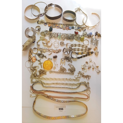 996 - Quantity of various silver and other costume jewellery