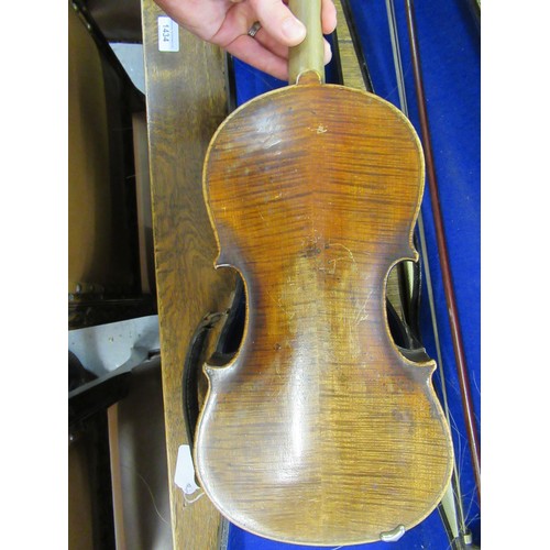 72 - Late 19th / early 20th Century violin with 14in 
two piece back bearing label, with single bow in fi... 