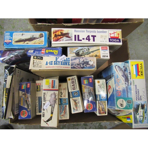 186 - Fifteen various boxed model aircraft kits