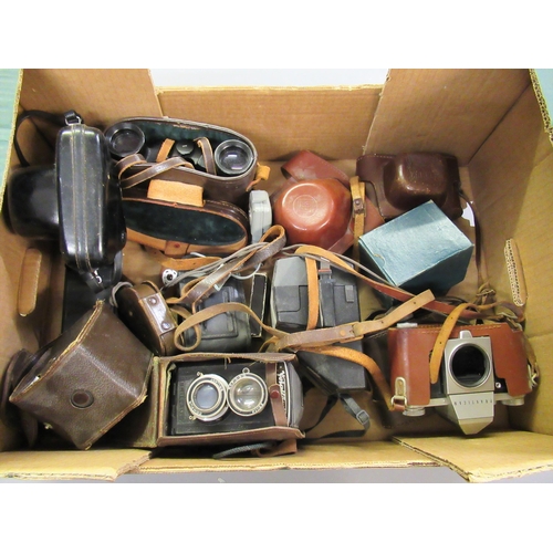 341 - Quantity of various cameras, including Voigtlander