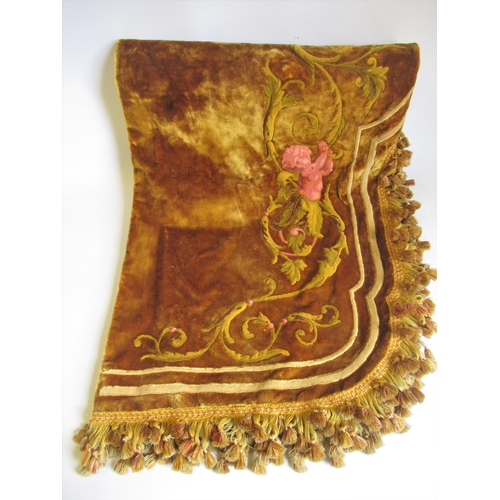 39 - Pair of French gold velvet curtains with pelmet, decorated with cherubs