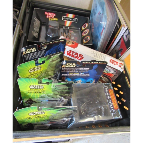 411 - Quantity of various Star Wars related collectables