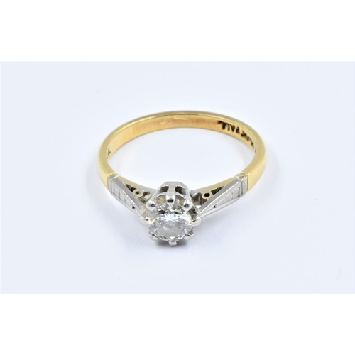 853 - Small 18ct yellow gold and platinum solitaire diamond ring, size L