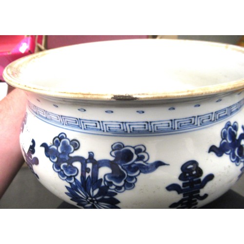 524 - Reproduction Chinese blue and white floral decorated jardiniere 9ins diameter, together with a repro... 