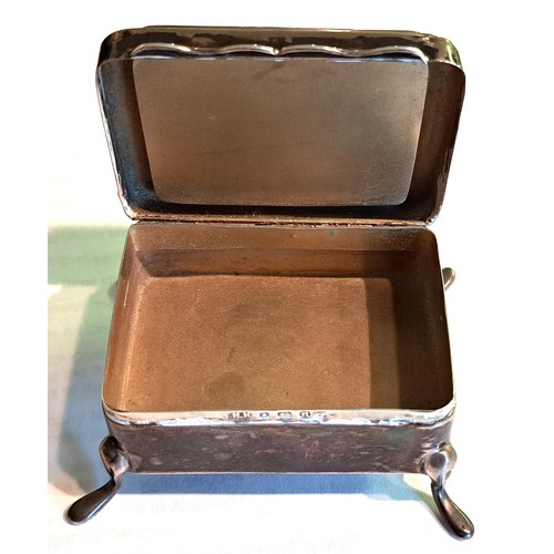 964 - Early 20th Century miniature silver trinket box, the hinged cover inset with a pietra dura panel dep... 