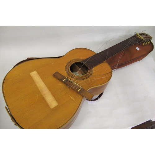 122 - Classical guitar (for restoration)