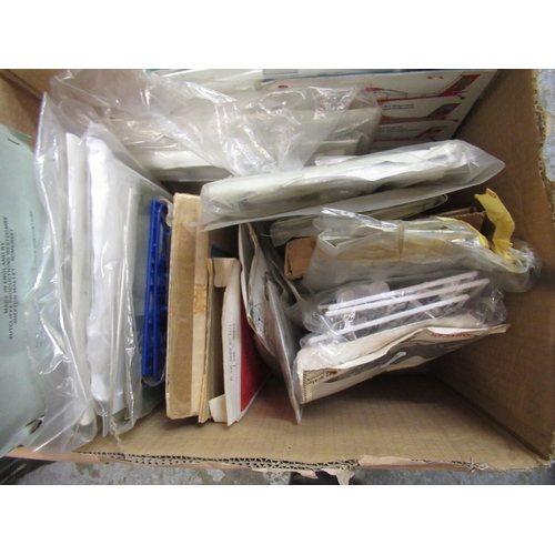 165 - Box containing a collection of twenty plastic model aircraft kits