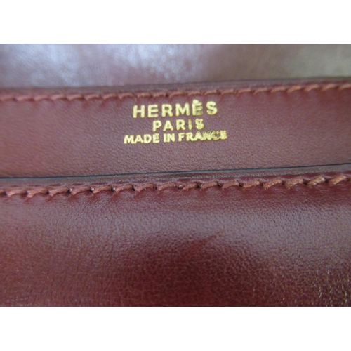 93 - Hermes, Fonsbelle burgundy leather shoulder bag