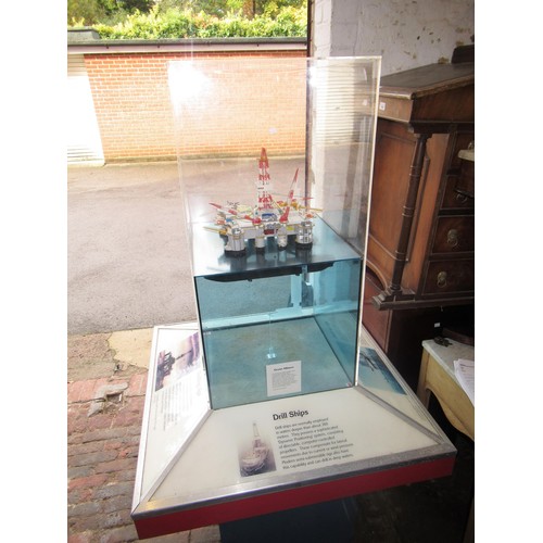 337 - Large scale model of the Ocean Alliance oil rig, housed in a perspex display case with painted woode... 