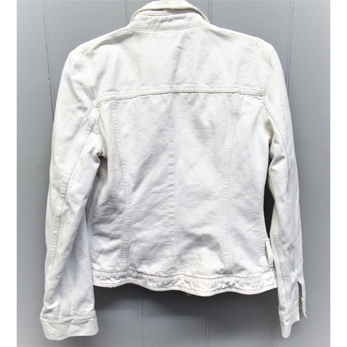 123 - Dolce & Gabbana, white denim jacket with leopard skin lining (at fault), size 46