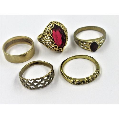 1293 - 14ct Gold red stone ring together with a 9ct gold wedding band, 8gms gross weight, together with thr... 