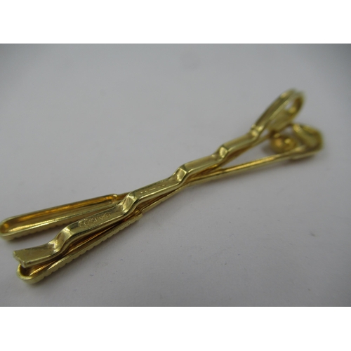 1391 - 9ct Gold golfing tie clip