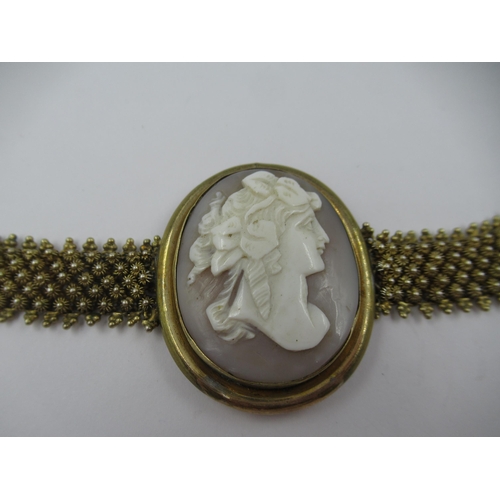 1420 - 19th Century oval carved shell cameo portrait bracelet