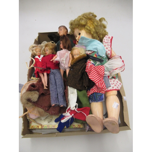 159 - Quantity of various mid 20th Century dolls