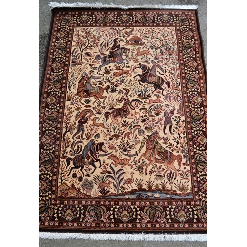 18 - Machine woven hunting pattern rug