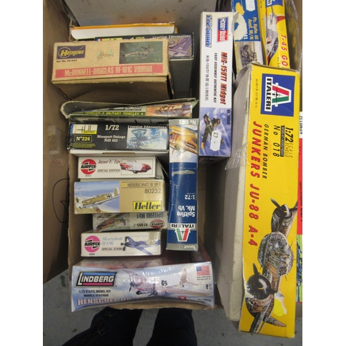 197 - Box containing sixteen unmade model aeroplane kits including Airfix etc