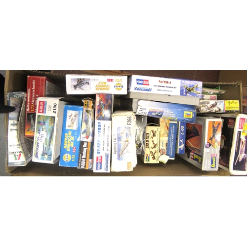 208 - Twenty two unmade model aircraft kits including Airfix , Heller etc