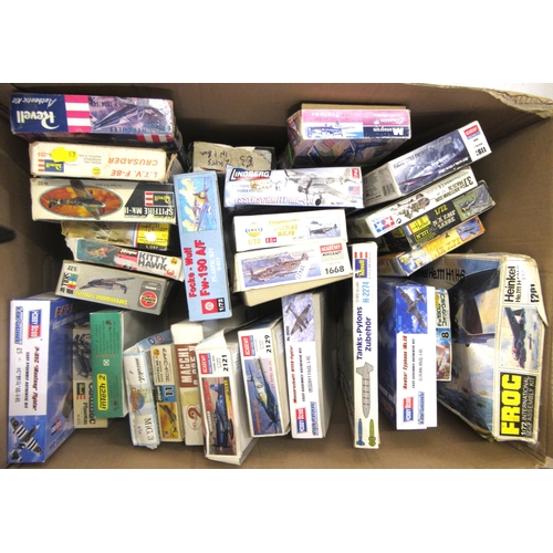 211 - Twenty nine unmade model aircraft kits including Airfix, Frog, etc