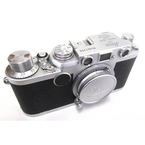 218 - Leica 2F camera fitted with F3.5 Elmar lens with original lens cap (shutter sticking)