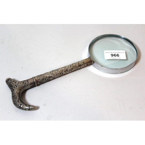 966 - Chinese silver handled magnifying glass, the handle decorated with figures of dragons