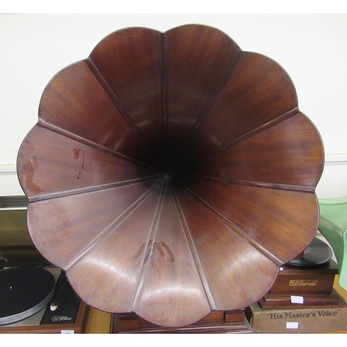 2331 - Mahogany cased wind-up gramophone by Dulcephone with original faceted wooden horn