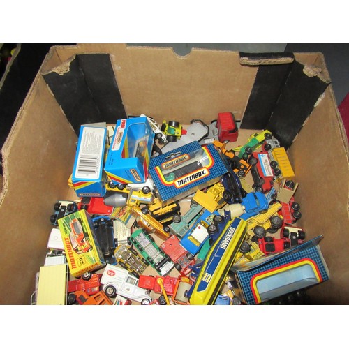 224 - Three boxes containing a large collection of various Matchbox, Corgi and other diecast model vehicle... 