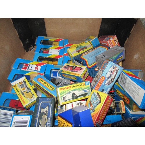 224 - Three boxes containing a large collection of various Matchbox, Corgi and other diecast model vehicle... 