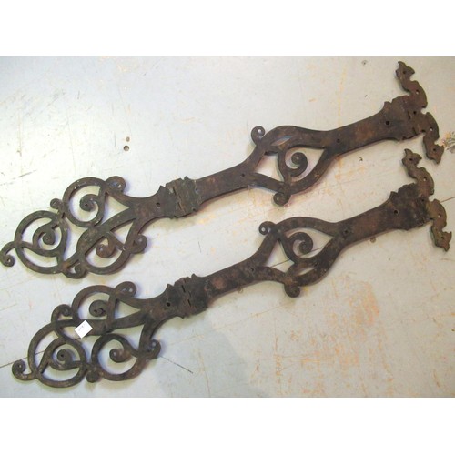 1903 - Pair of antique steel door hinges, together with a pair of ornate brass door plates