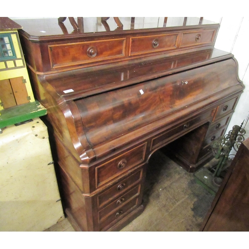 1736 - 19th Century Continental mahogany twin pedestal desk, with three small drawers above a slide-out fal... 