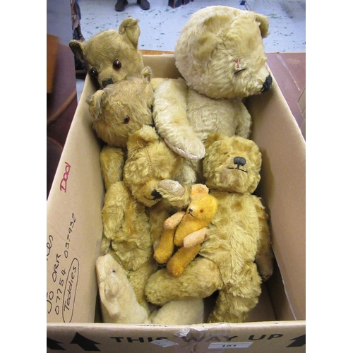 181 - Box containing a collection of early to mid 20th Century teddy bears of various sizes, mainly with a... 