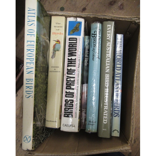 425 - Box containing a quantity of various books  ' Birds of the World '