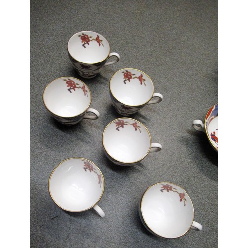 545 - An extensive Spode ' Shima ' pattern dinner, tea and coffee service