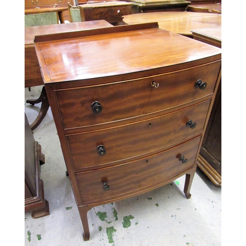 1580 - Small mid 20th Century mahogany three drawer bedroom chest by Maple & Co