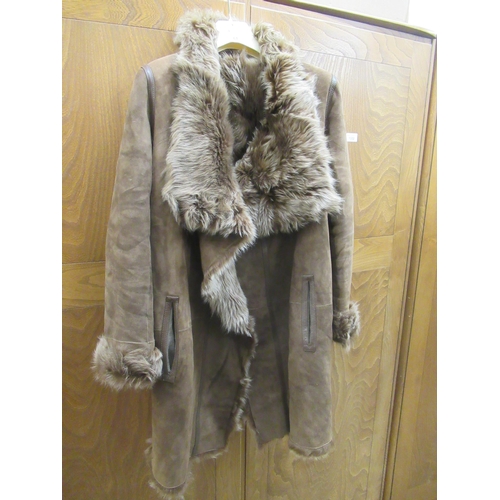 61 - Meteo by Yves Salomon, ladies brown leather coat, size 36, together with an ivory fur scarf, unworn ... 