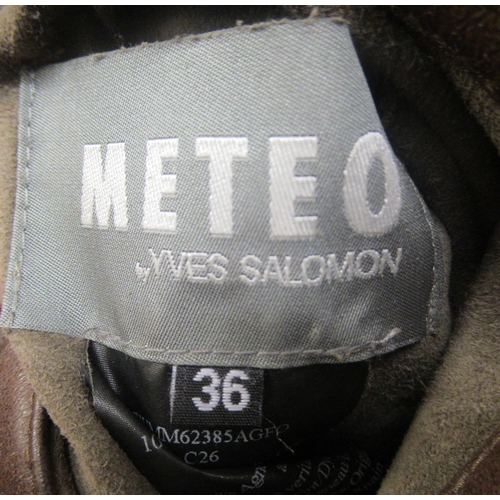 61 - Meteo by Yves Salomon, ladies brown leather coat, size 36, together with an ivory fur scarf, unworn ... 