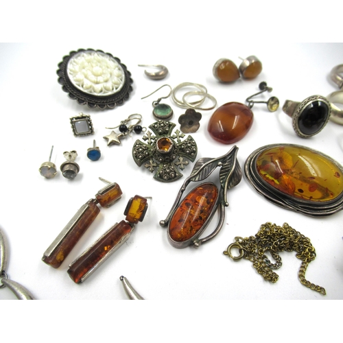 704 - Quantity of various silver mounted and other jewellery