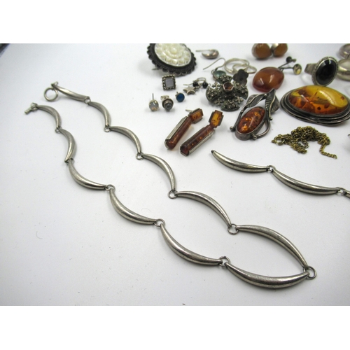 704 - Quantity of various silver mounted and other jewellery