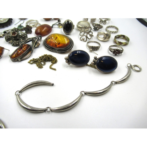 704 - Quantity of various silver mounted and other jewellery