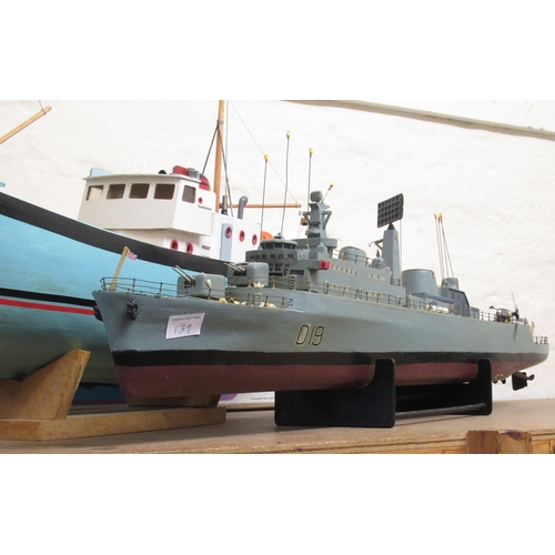 139 - Radio controlled model torpedo boat, 103cms long overall, with stand and controller, together with a... 