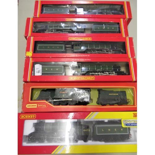 157 - Group of six various Hornby Dublo gauge locomotives with tenders (some boxes non matching)