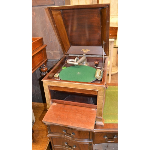 1805 - ' National Tone ' mahogany cased table top wind-up gramophone