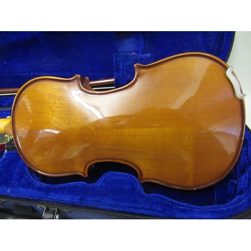 252 - Stentor student violin in a fitted cased