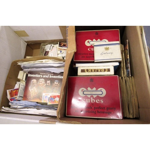 263 - Box containing a large collection of mainly loose cigarette cards, some in albums