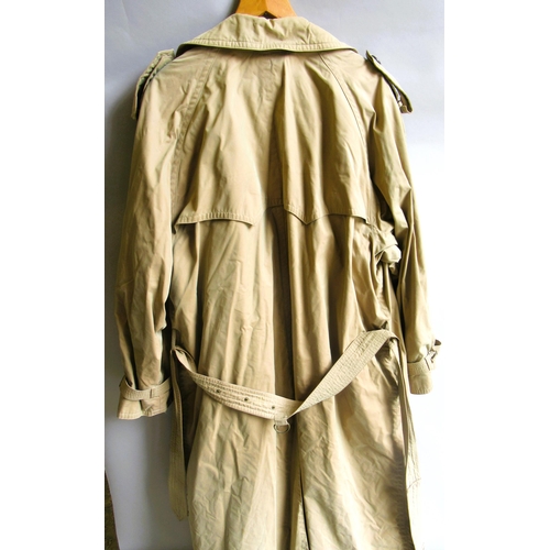 97 - Hugo Boss, gentleman's trench coat with detachable lining