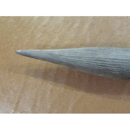 390 - Antique Native carved war club / throwing stick