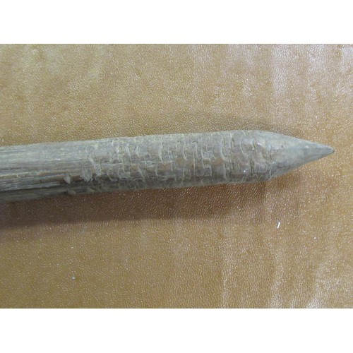 390 - Antique Native carved war club / throwing stick